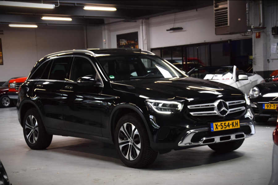 Mercedes-Benz GLC 300e 4MATIC Panoramadak|Dealer onderhouden|ACC|360 view|