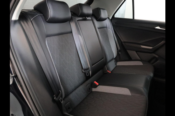 Volkswagen T-Roc 1.0 TSI Life Edition GOAL 115 PK | Navigatie | automatische Airco | Parkeer assistent |