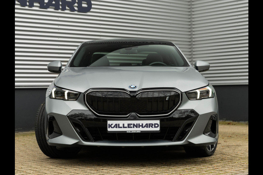BMW i5 eDrive40 M-Sport Pro - Pano - Trekhaak - Driving Ass Prof - Stoelventilatie