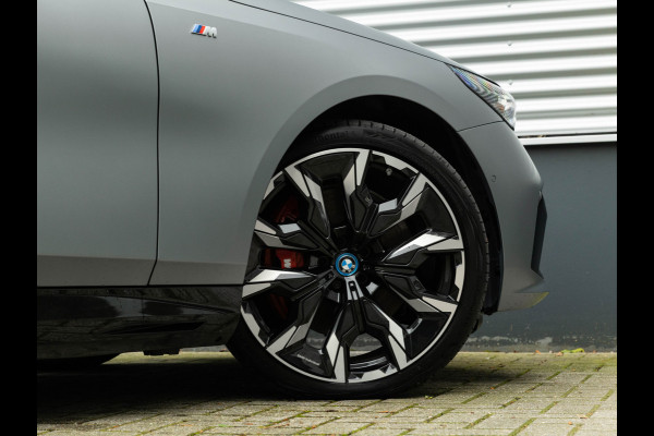 BMW i5 eDrive40 M-Sport Pro - Pano - Trekhaak - Driving Ass Prof - Stoelventilatie