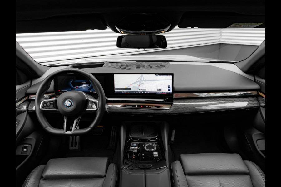 BMW i5 eDrive40 M-Sport Pro - Pano - Trekhaak - Driving Ass Prof - Stoelventilatie