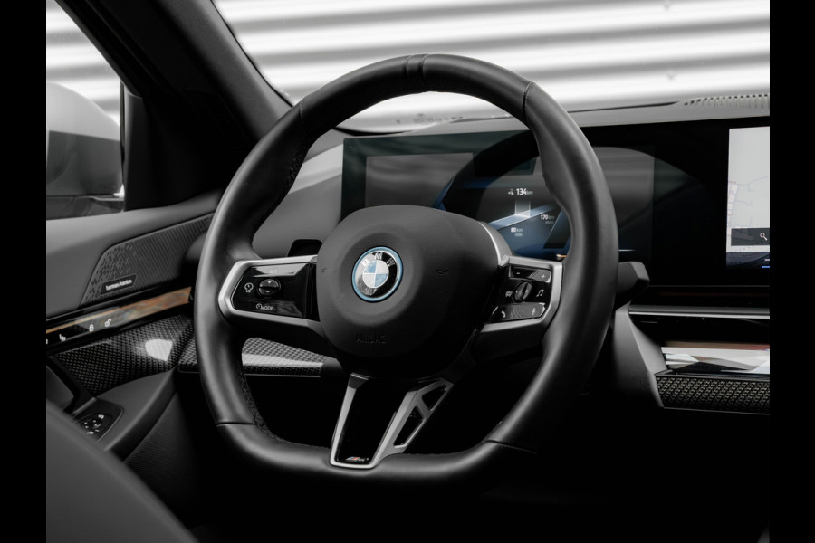 BMW i5 eDrive40 M-Sport Pro - Pano - Trekhaak - Driving Ass Prof - Stoelventilatie