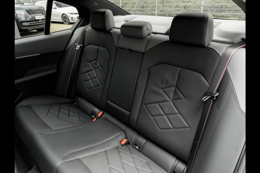 BMW i5 eDrive40 M-Sport Pro - Pano - Trekhaak - Driving Ass Prof - Stoelventilatie