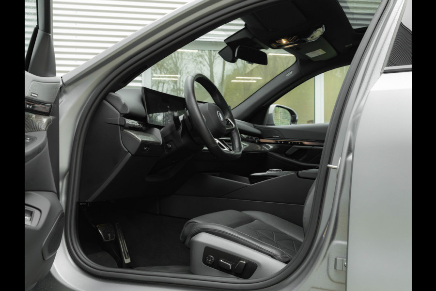 BMW i5 eDrive40 M-Sport Pro - Pano - Trekhaak - Driving Ass Prof - Stoelventilatie