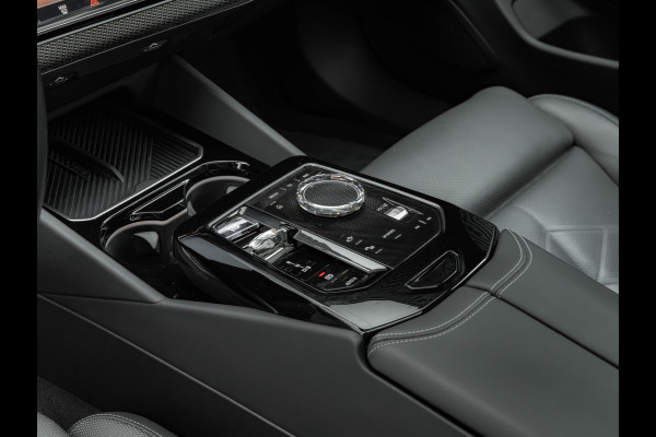 BMW i5 eDrive40 M-Sport Pro - Pano - Trekhaak - Driving Ass Prof - Stoelventilatie