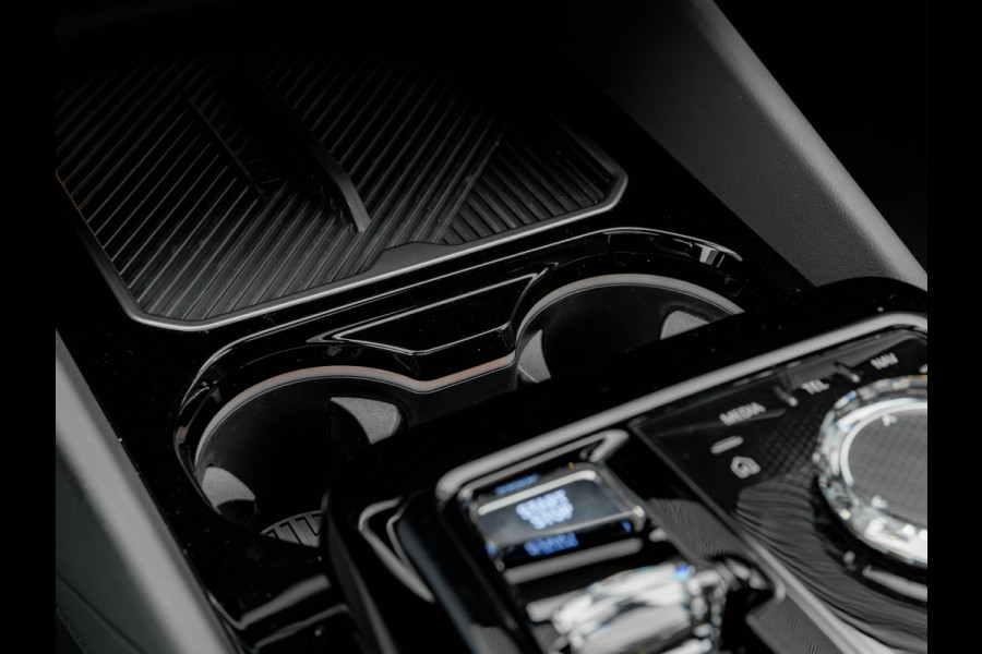 BMW i5 eDrive40 M-Sport Pro - Pano - Trekhaak - Driving Ass Prof - Stoelventilatie