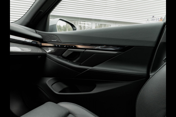 BMW i5 eDrive40 M-Sport Pro - Pano - Trekhaak - Driving Ass Prof - Stoelventilatie