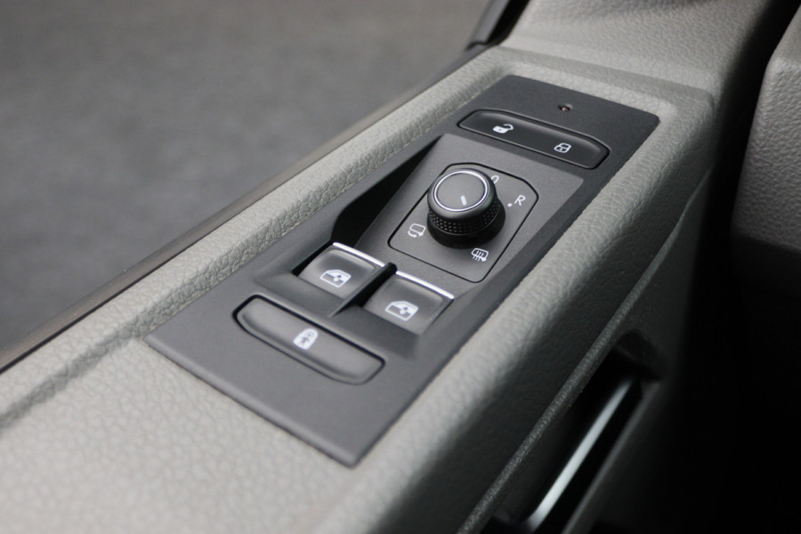 Volkswagen Transporter 2.0 TDI DSG L2H1 30 DC Highline Leer, 2x Elektr. Schuifdeur, ACC, Camera, Apple Carplay, LED, Trekhaak, 20''