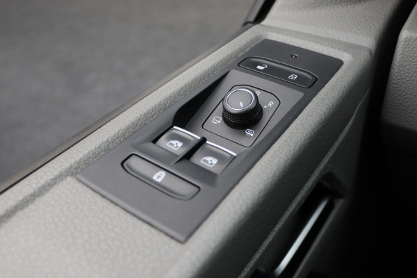 Volkswagen Transporter 2.0 TDI DSG L2H1 30 DC Highline Leer, 2x Elektr. Schuifdeur, ACC, Camera, Apple Carplay, LED, Trekhaak, 20''