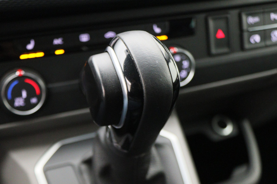 Volkswagen Transporter 2.0 TDI DSG L2H1 30 DC Highline Leer, 2x Elektr. Schuifdeur, ACC, Camera, Apple Carplay, LED, Trekhaak, 20''