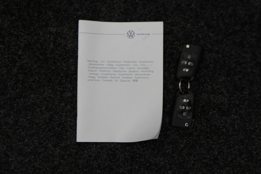 Volkswagen Transporter 2.0 TDI DSG L2H1 30 DC Highline Leer, 2x Elektr. Schuifdeur, ACC, Camera, Apple Carplay, LED, Trekhaak, 20''
