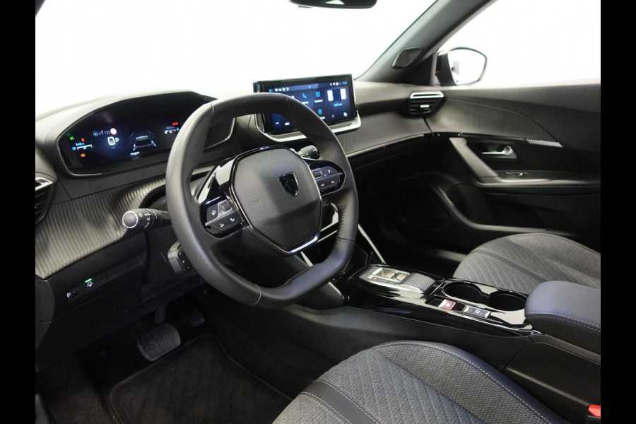 Peugeot 2008 1.2 PureTech 130pk Automaat Allure | Navigatie | Apple Carplay/Android | Auto 360 camera | Parkeersensoren | Blind Spot Assist | Adaptive Cruise Control | Stoelverwarming | Getinte ramen | Climate Control