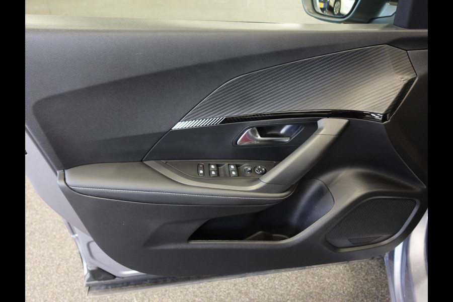 Peugeot 2008 1.2 PureTech 130pk Automaat Allure | Navigatie | Apple Carplay/Android | Auto 360 camera | Parkeersensoren | Blind Spot Assist | Adaptive Cruise Control | Stoelverwarming | Getinte ramen | Climate Control