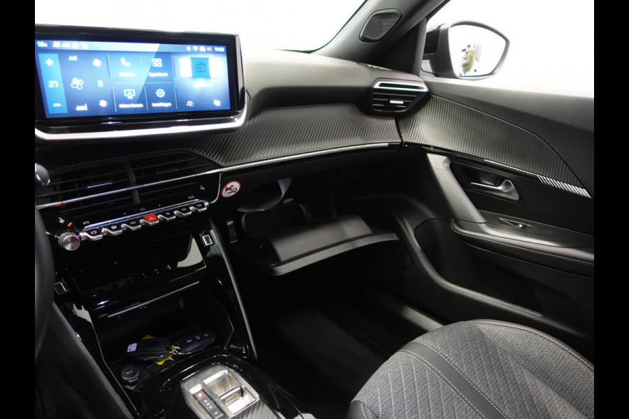 Peugeot 2008 1.2 PureTech 130pk Automaat Allure | Navigatie | Apple Carplay/Android | Auto 360 camera | Parkeersensoren | Blind Spot Assist | Adaptive Cruise Control | Stoelverwarming | Getinte ramen | Climate Control