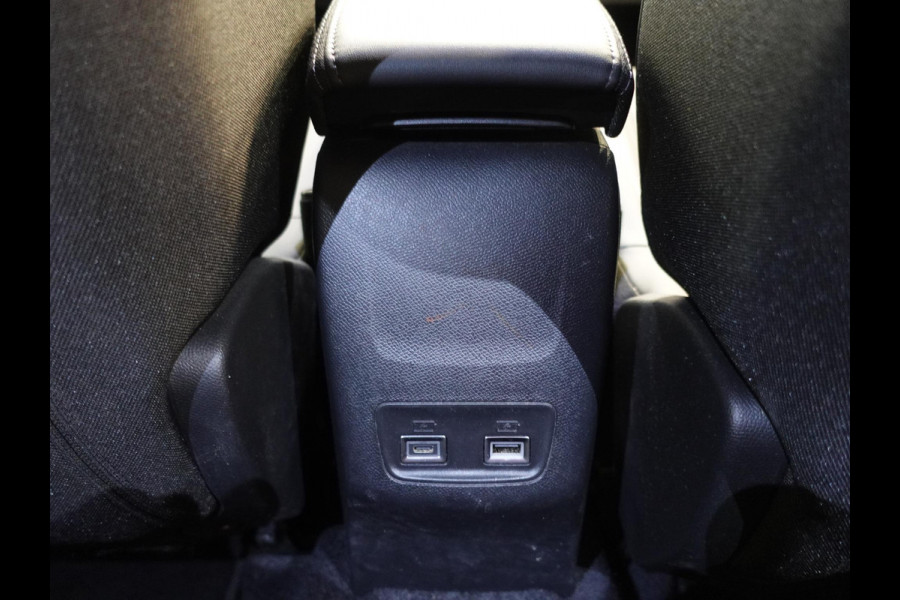 Peugeot 2008 1.2 PureTech 130pk Automaat Allure | Navigatie | Apple Carplay/Android | Auto 360 camera | Parkeersensoren | Blind Spot Assist | Adaptive Cruise Control | Stoelverwarming | Getinte ramen | Climate Control