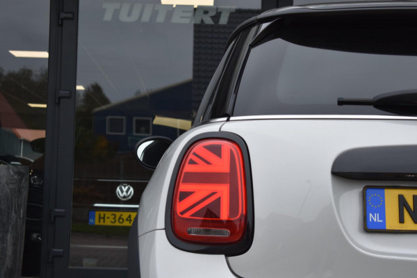MINI Mini 1.5 Cooper APPLE CARPLAY | STUUR / STOELVERWARMING | DEALER ONDERHOUDEN | SFEERVERLICHTING | NAVIGATIE