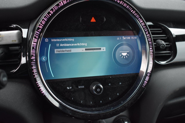 MINI Mini 1.5 Cooper APPLE CARPLAY | STUUR / STOELVERWARMING | DEALER ONDERHOUDEN | SFEERVERLICHTING | NAVIGATIE