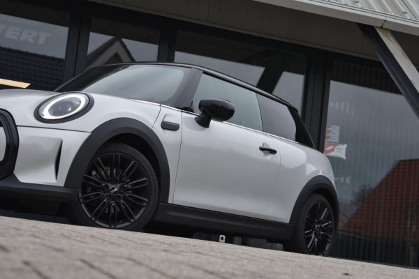 MINI Mini 1.5 Cooper APPLE CARPLAY | STUUR / STOELVERWARMING | DEALER ONDERHOUDEN | SFEERVERLICHTING | NAVIGATIE