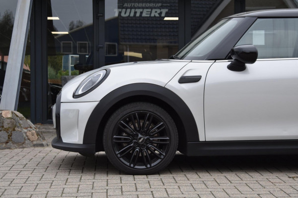 MINI Mini 1.5 Cooper APPLE CARPLAY | STUUR / STOELVERWARMING | DEALER ONDERHOUDEN | SFEERVERLICHTING | NAVIGATIE
