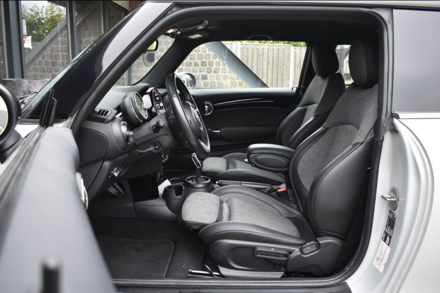 MINI Mini 1.5 Cooper APPLE CARPLAY | STUUR / STOELVERWARMING | DEALER ONDERHOUDEN | SFEERVERLICHTING | NAVIGATIE