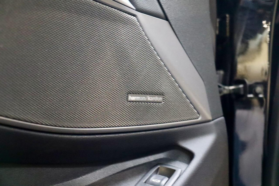BMW 3-serie 330i High Executive Ed. M Sport|NL|OpenDk|ACC|HuD