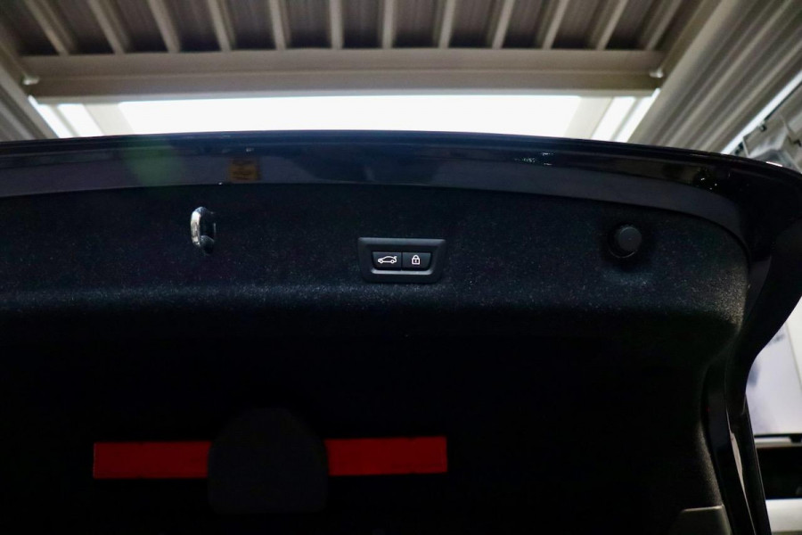 BMW 3-serie 330i High Executive Ed. M Sport|NL|OpenDk|ACC|HuD