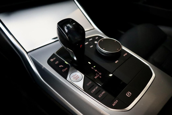 BMW 3-serie 330i High Executive Ed. M Sport|NL|OpenDk|ACC|HuD