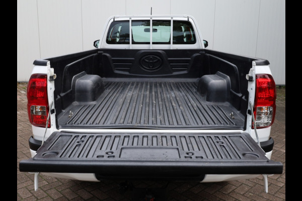 Toyota Hilux 2.4 D-4D 4WD Cool Comfort | Airco | Cruise | Trekhaak