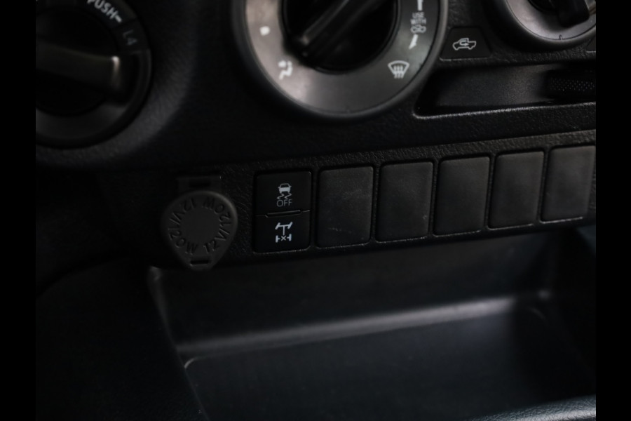 Toyota Hilux 2.4 D-4D 4WD Cool Comfort | Airco | Cruise | Trekhaak