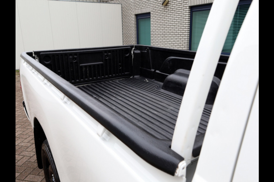 Toyota Hilux 2.4 D-4D 4WD Cool Comfort | Airco | Cruise | Trekhaak