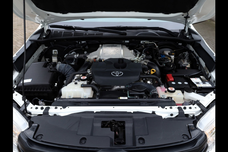Toyota Hilux 2.4 D-4D 4WD Cool Comfort | Airco | Cruise | Trekhaak