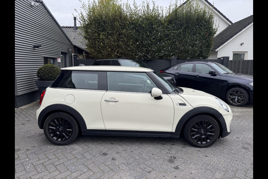 MINI Mini 1.5 Cooper Salt Business | Navigatie | Parkeersensoren | Lichtmetalen Velgen | Cruise Control |