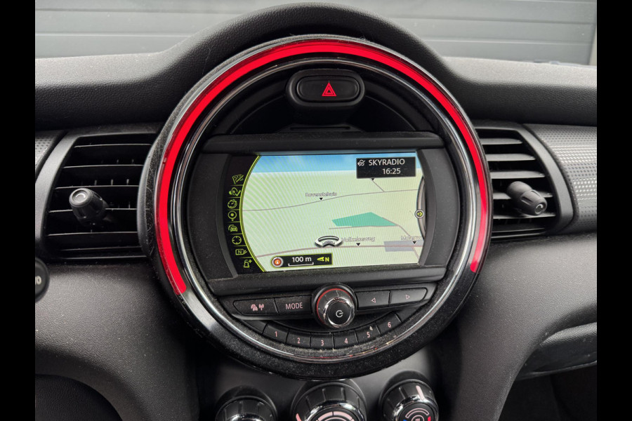 MINI Mini 1.5 Cooper Salt Business | Navigatie | Parkeersensoren | Lichtmetalen Velgen | Cruise Control |