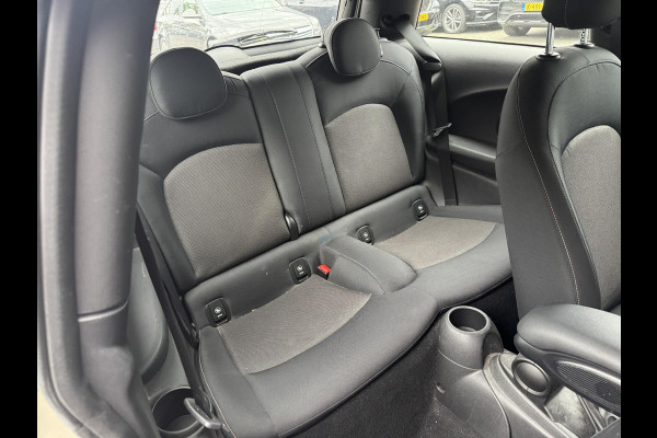 MINI Mini 1.5 Cooper Salt Business | Navigatie | Parkeersensoren | Lichtmetalen Velgen | Cruise Control |