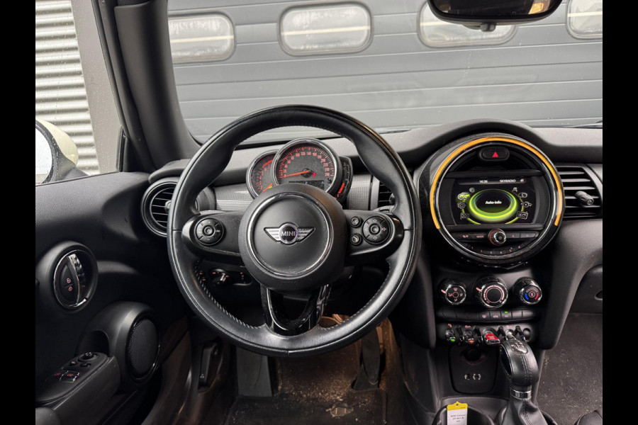 MINI Mini 1.5 Cooper Salt Business | Navigatie | Parkeersensoren | Lichtmetalen Velgen | Cruise Control |