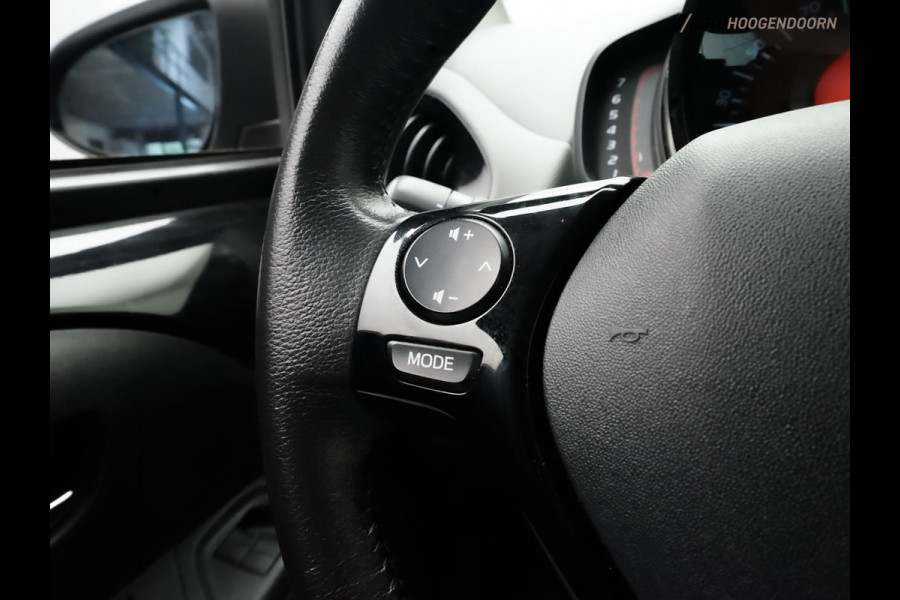 Peugeot 108 1.0 e-VTi Blue Lease Executive (APPLE CARPLAY,LED VERLICHTING,AIRCO,CAMERA,CRUISE,LM-VELGEN,NIEUWE APK,TOPCONDITIE)