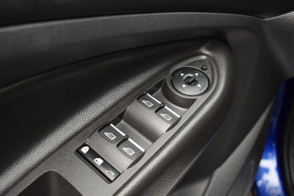 Ford Kuga 1.5 AUT 180PK ECOBOOST TITANIUM CAMERA/NAVI/TREKHAAK