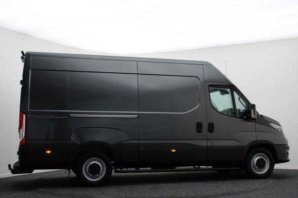 Iveco Daily 35S18V 3.0 Automaat L2H2 Luchtvering, ACC, Camera, Climate, Appel Carplay, LED, DAB, Trekhaak