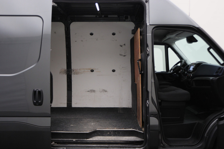 Iveco Daily 35S18V 3.0 Automaat L2H2 Luchtvering, ACC, Camera, Climate, Appel Carplay, LED, DAB, Trekhaak
