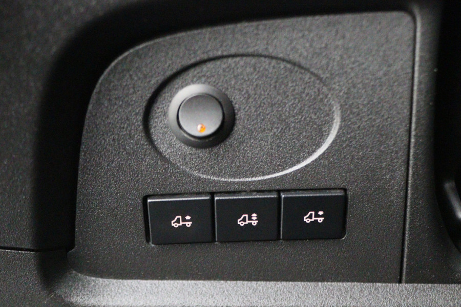 Iveco Daily 35S18V 3.0 Automaat L2H2 Luchtvering, ACC, Camera, Climate, Appel Carplay, LED, DAB, Trekhaak