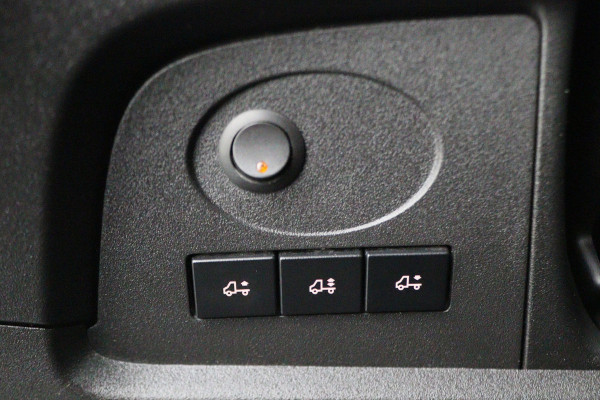 Iveco Daily 35S18V 3.0 Automaat L2H2 Luchtvering, ACC, Camera, Climate, Appel Carplay, LED, DAB, Trekhaak