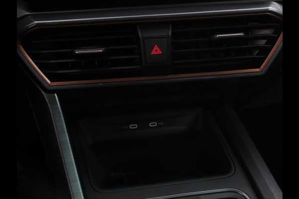 CUPRA Formentor 1.5 TSI High Automaat | Apple carplay / Android Auto | Keyless Entry / Start | Adaptive Cruise Control | Stoelverwarming | Stuurverwarming | Half Leder