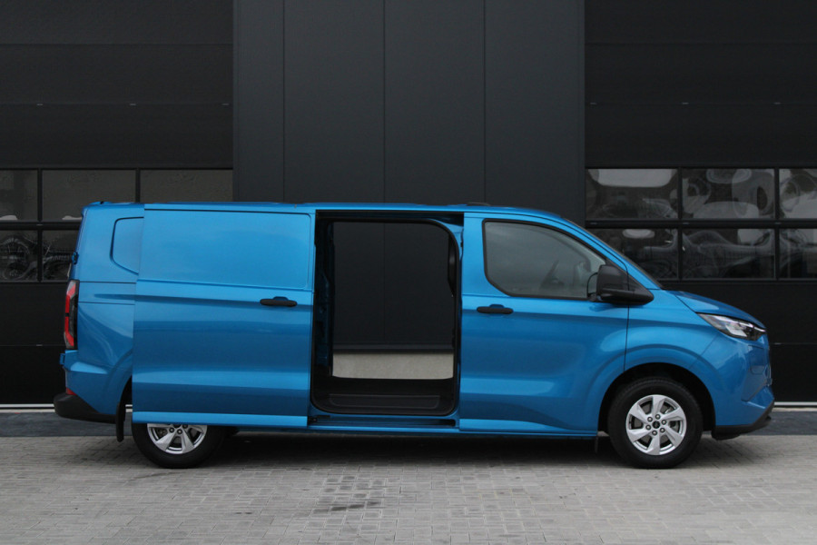 Ford E-Transit Cust. 320 L2H1 Trend 65 kWh 218pk - 2x Schuifdeur - 360 Camera - Pro Power - Keyless - ACC - Stoelverwarming - Rijklaar
