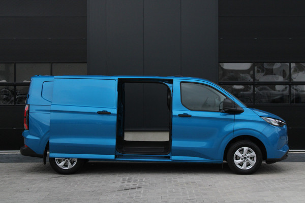 Ford E-Transit Cust. 320 L2H1 Trend 65 kWh 218pk - 2x Schuifdeur - 360 Camera - Pro Power - Keyless - ACC - Stoelverwarming - Rijklaar