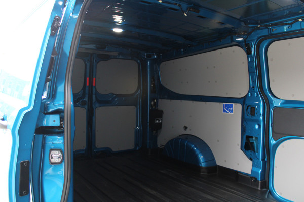 Ford E-Transit Cust. 320 L2H1 Trend 65 kWh 218pk - 2x Schuifdeur - 360 Camera - Pro Power - Keyless - ACC - Stoelverwarming - Rijklaar