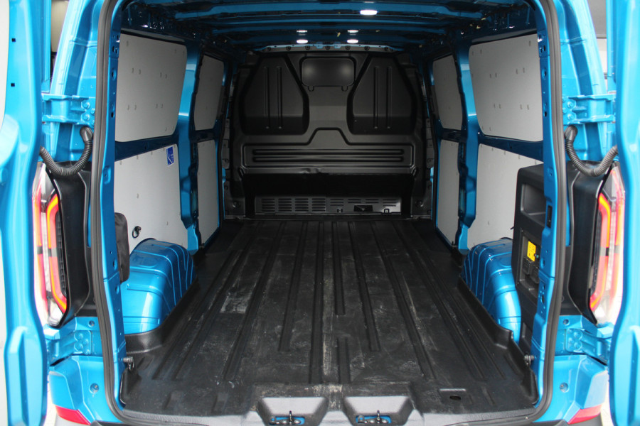 Ford E-Transit Cust. 320 L2H1 Trend 65 kWh 218pk - 2x Schuifdeur - 360 Camera - Pro Power - Keyless - ACC - Stoelverwarming - Rijklaar