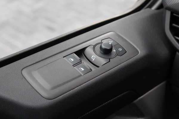 Ford E-Transit Cust. 320 L2H1 Trend 65 kWh 218pk - 2x Schuifdeur - 360 Camera - Pro Power - Keyless - ACC - Stoelverwarming - Rijklaar