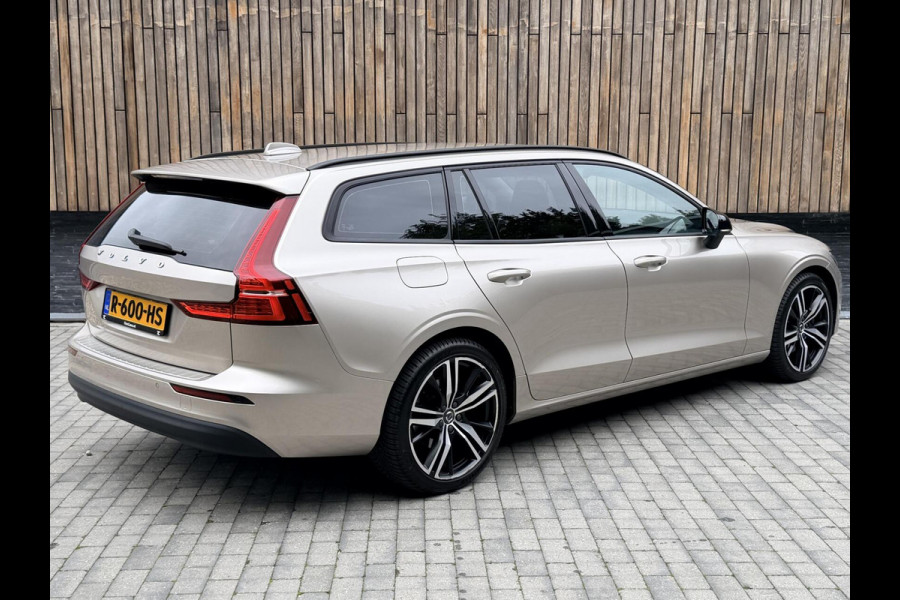 Volvo V60 2.0 B3 Essential Automaat | Google Maps Navigatiesysteem | Apple CarPlay | LED verlichting | Stoel & stuurwielverwarming | Cruis