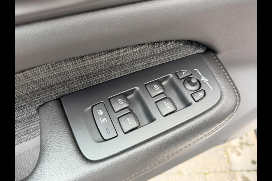 Volvo V60 2.0 B3 Essential Automaat | Google Maps Navigatiesysteem | Apple CarPlay | LED verlichting | Stoel & stuurwielverwarming | Cruis