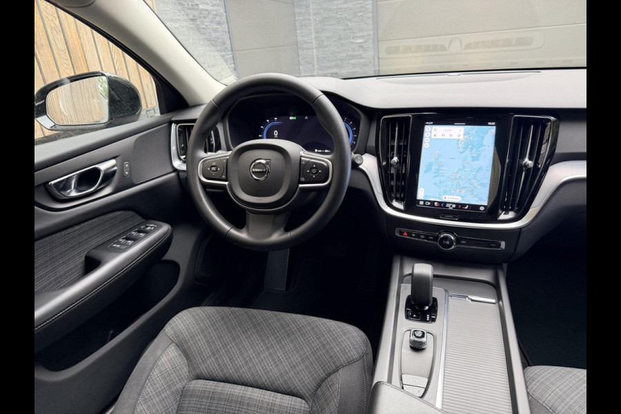 Volvo V60 2.0 B3 Essential Automaat | Google Maps Navigatiesysteem | Apple CarPlay | LED verlichting | Stoel & stuurwielverwarming | Cruis